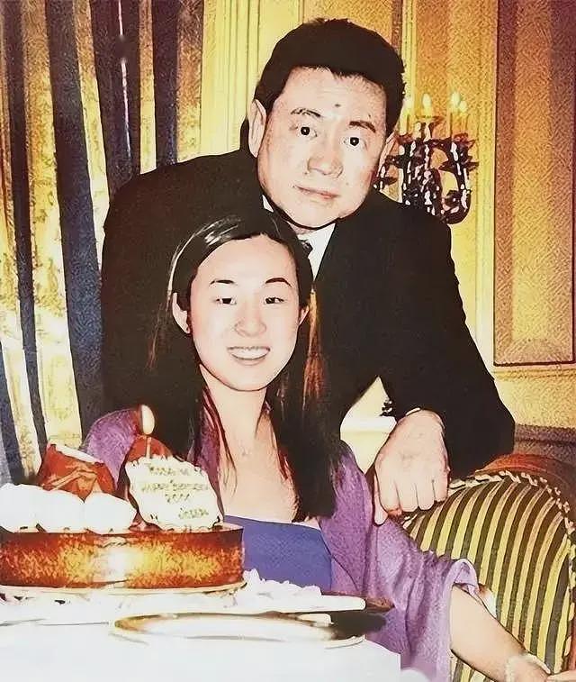 香港史上“最丑小三”，长相平平上不了桌，富豪却上赶着跟她求婚（组图） - 6