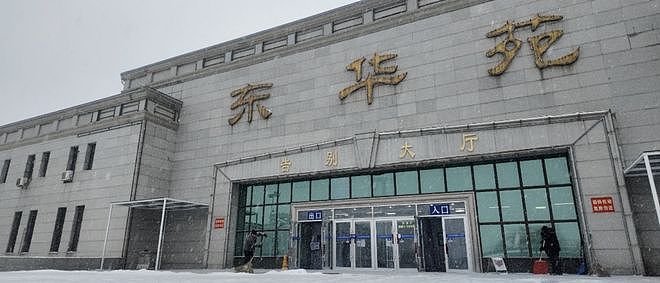 “奶奶喜丧，能来送送最后一程吗？”哈尔滨女子因朋友少谦卑求助，众多网友冒大雪赶来（组图） - 4