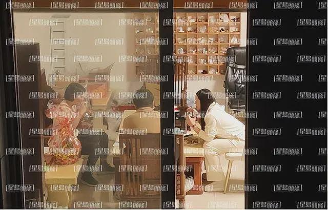 香港知名“爷孙恋”已玩完？女方被曝未离婚，还有一个16岁的儿子（组图） - 3