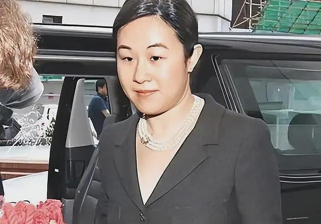 香港史上“最丑小三”，长相平平上不了桌，富豪却上赶着跟她求婚（组图） - 7