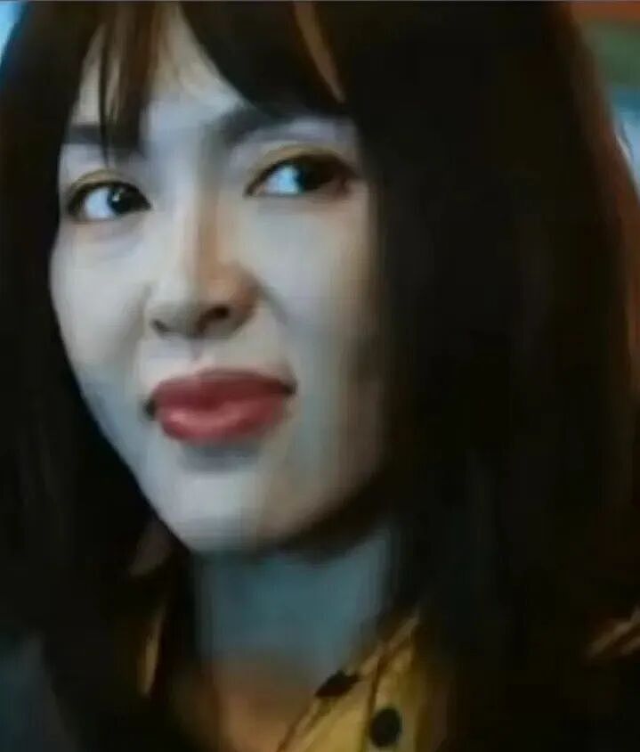 唐嫣客串新剧遭群嘲,戴假发被吐槽像女装大佬,疑和马思纯抢番位(组图) - 5