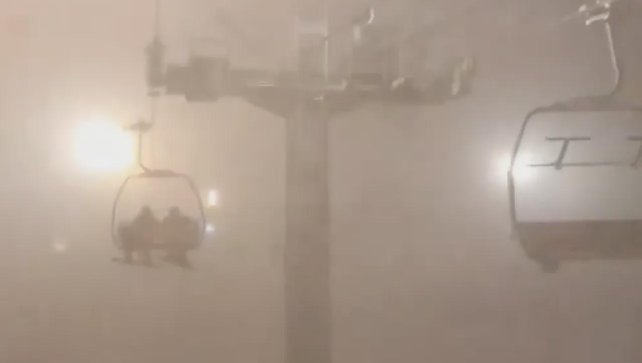灾难级画面！暴风雪失控“滑雪客被吹翻狂爬”，台网友劝：先别去（视频/组图） - 4