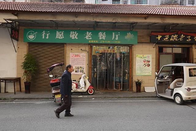 男子戒毒后随领导出差被警察带走验尿！回家后工作没了（组图） - 4
