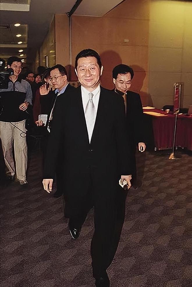 包养情人无数，娶初中同学女儿为妻，玩老婆闺蜜，孙道存有多放荡（组图） - 2