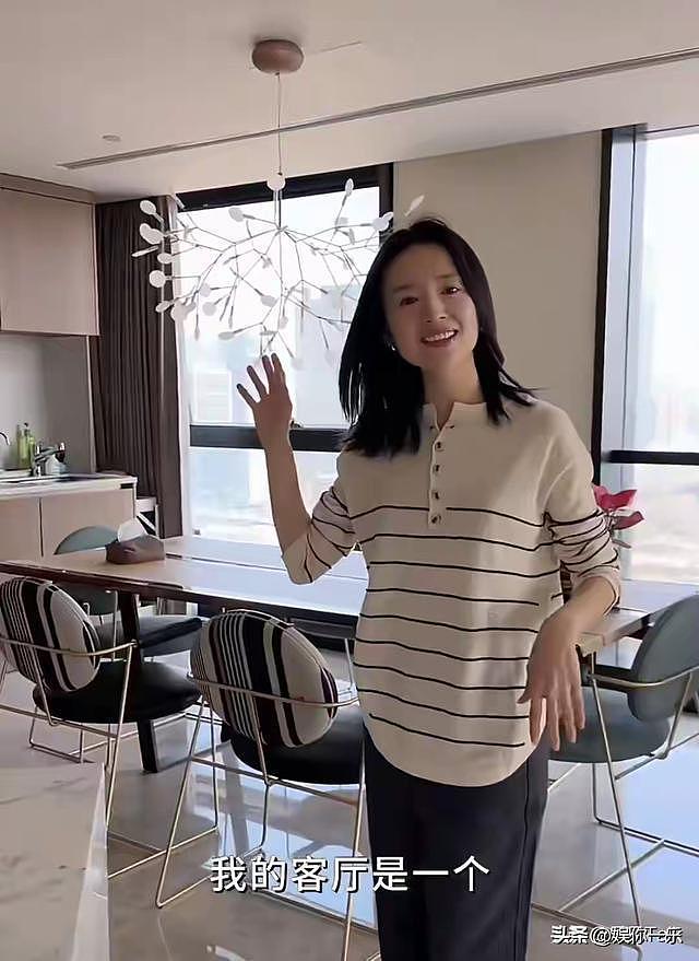 董洁自曝儿子高二，为陪娃今年只拍1部戏！顶顶瘦又高，长胡子了（组图） - 10