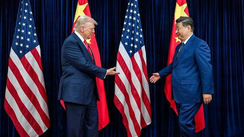 2025回顾:中美贸易战如“过山车”起跌,半导体VS稀土终平分秋色(组图) - 1