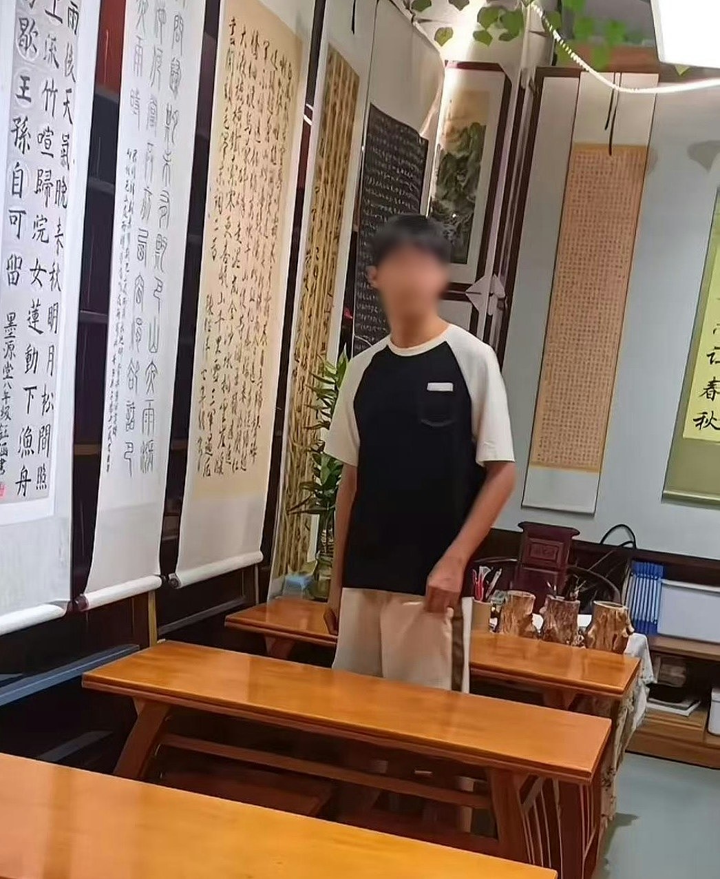 广东15岁中学生校内跑步后身亡，家属称其请假未获批，校方否认（组图） - 4