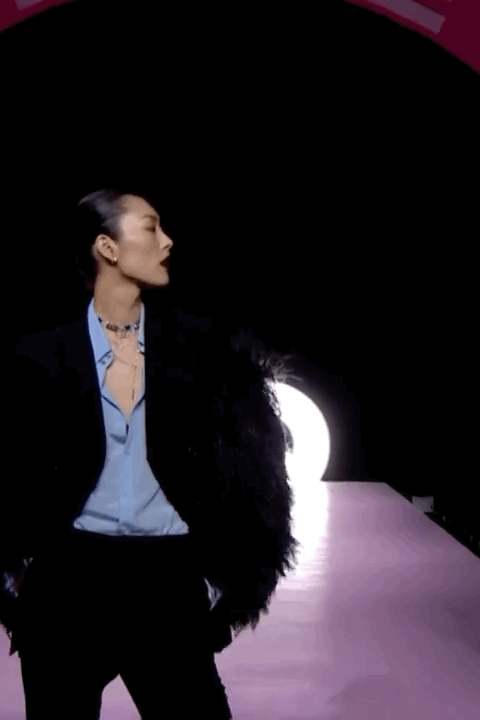 【美女】纯欲天花板”长啥样？男粉直呼“顶不住！据说只有1%的女生可以做到（组图） - 1