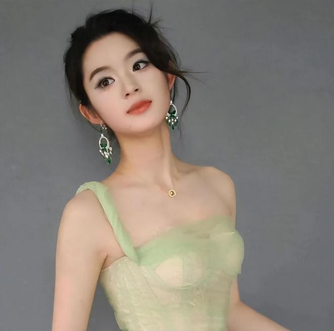 2025年末,回看娱乐圈8个大瓜,曾毅连累玲花,王家卫晚节不保(组图) - 4