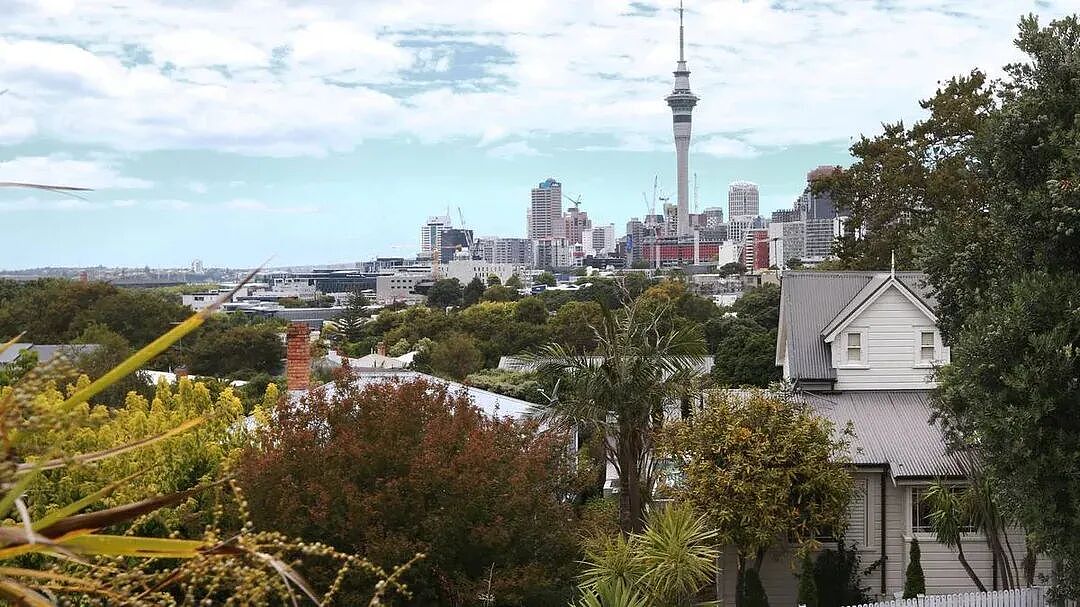 奥克兰最“失控”的问题住宅在这，一年113次投诉；新年天气预警，强降雨与大风将袭击多处热门度假地（组图） - 9