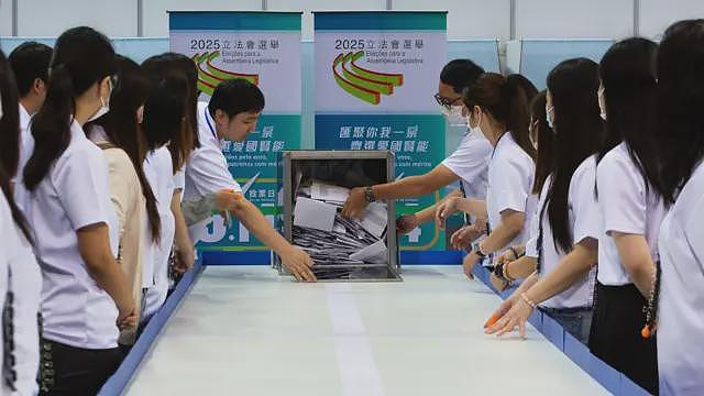 2025年终回顾：从中美贸易战、东南亚电诈到中英“超级大使馆”争议（组图） - 12