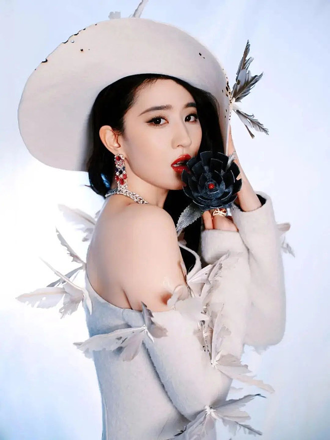 黄晓明自曝曾救过刘亦菲的命！被赞神仙友情...（组图） - 9