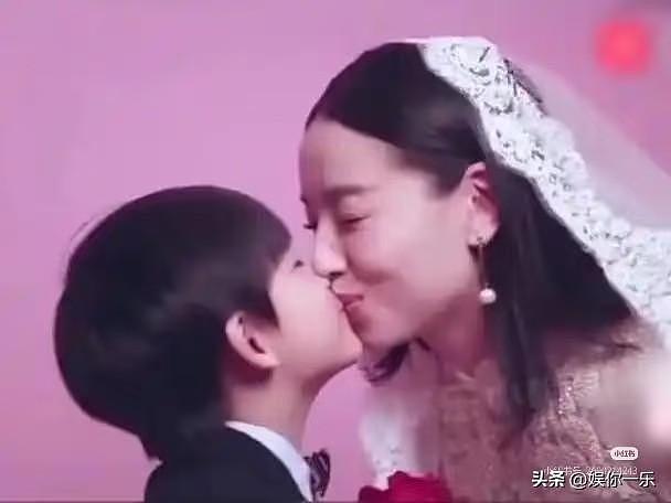 董洁自曝儿子高二，为陪娃今年只拍1部戏！顶顶瘦又高，长胡子了（组图） - 23