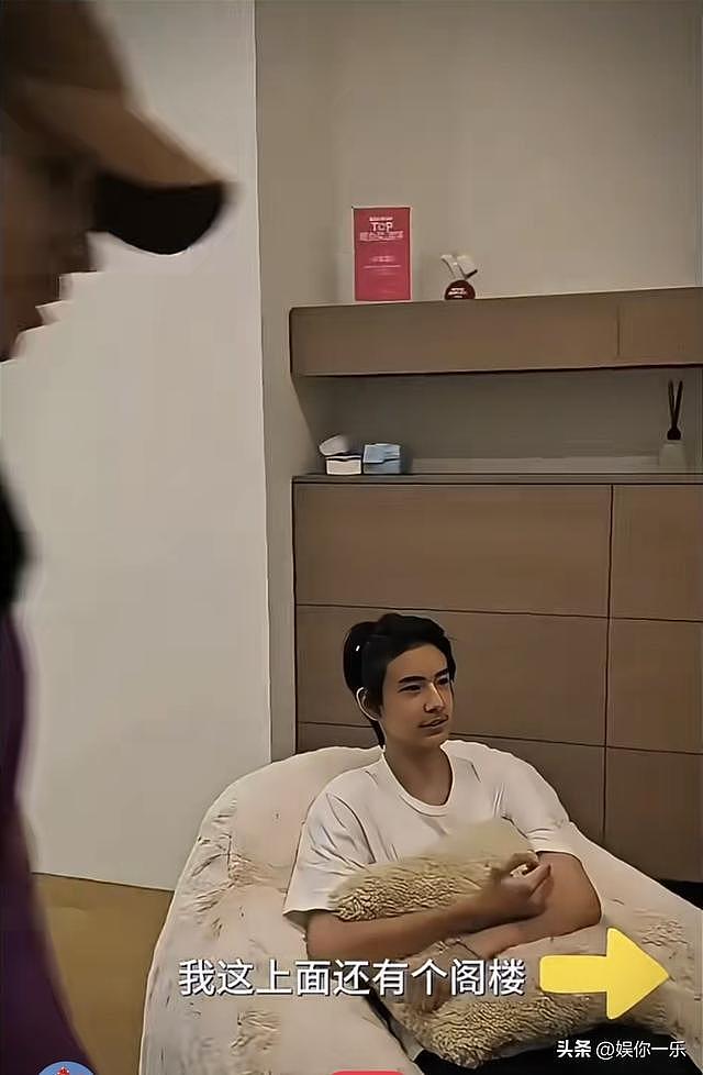 董洁自曝儿子高二，为陪娃今年只拍1部戏！顶顶瘦又高，长胡子了（组图） - 17