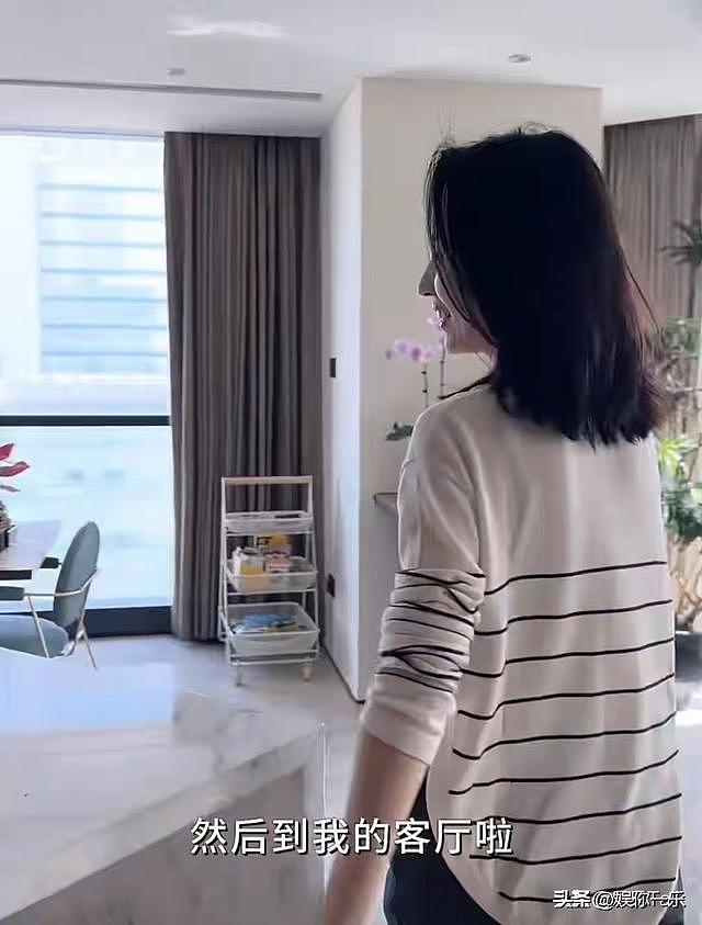 董洁自曝儿子高二，为陪娃今年只拍1部戏！顶顶瘦又高，长胡子了（组图） - 11