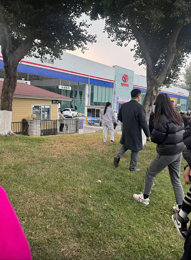 成都汉丰田车行引燃易燃物致5死伤视频曝！警方：证实男子与该店有纠纷（视频/组图） - 2