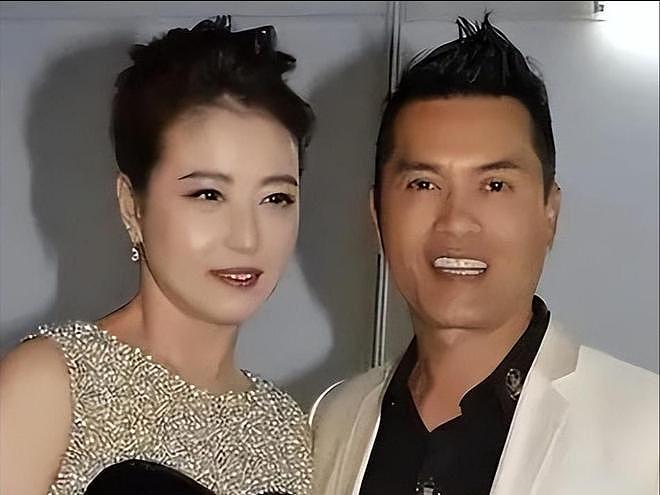 一婚娶周海媚,二婚娶邝美云,三婚娶富婆,他70岁仍是“不老男神”(组图) - 3