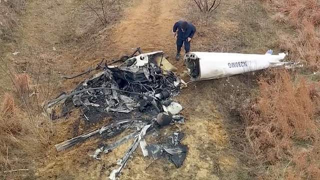 美国两架直升机空中相撞，失控疯狂旋转径直坠毁，1死1重伤（组图） - 4