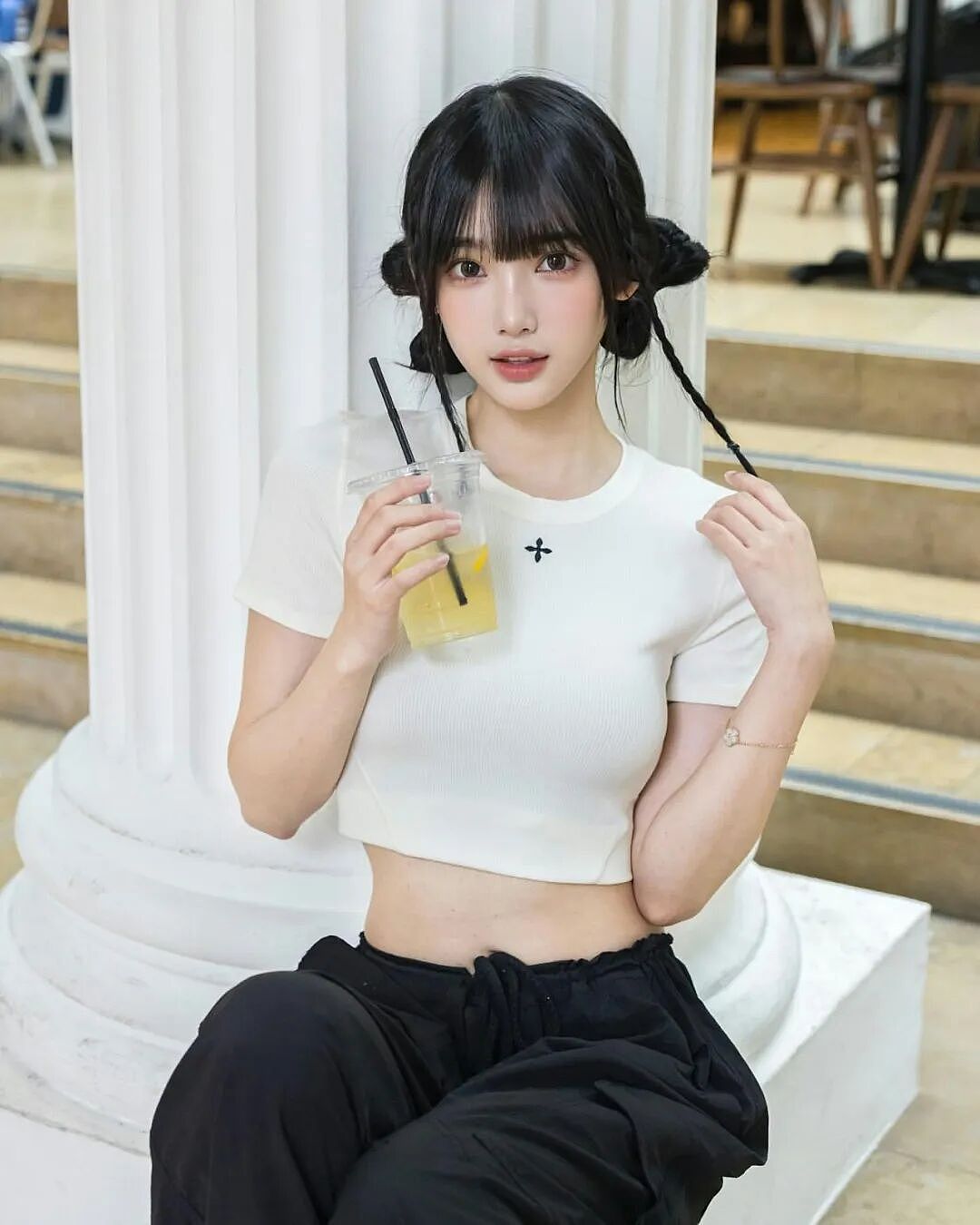 炸锅！林俊杰官宣小21岁网红女友，靠肩亲昵合影，背景很惊人（组图） - 7