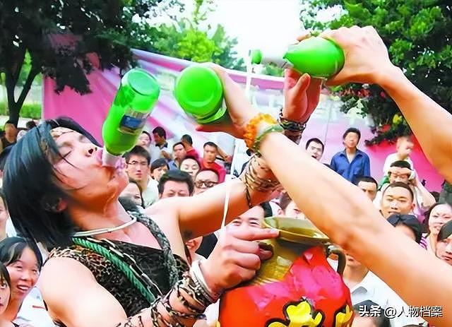 负债百万、露宿街头、装疯卖傻，星光大道的草根歌手现状大揭秘（组图） - 28