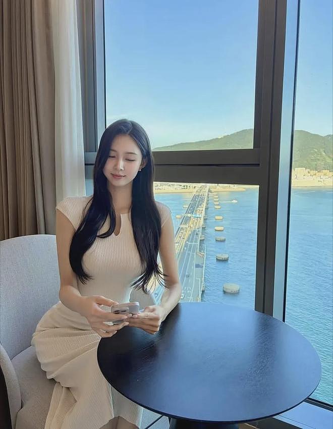 【美女】甜美女神颜值超高,前凸后翘曲线优美,肤白水嫩让人迷恋(组图) - 4