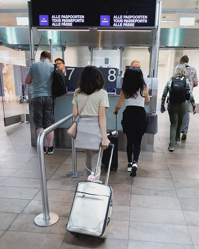 为什么护照印章可能成为历史？（组图） - 1