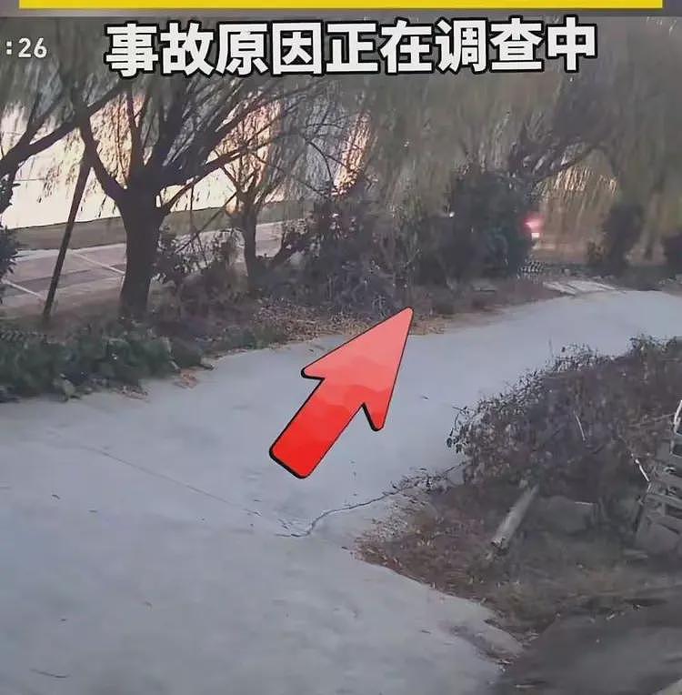 湖北女子开车坠河后续！监控曝光，刚练一天车，哥哥发声透露更多（组图） - 4