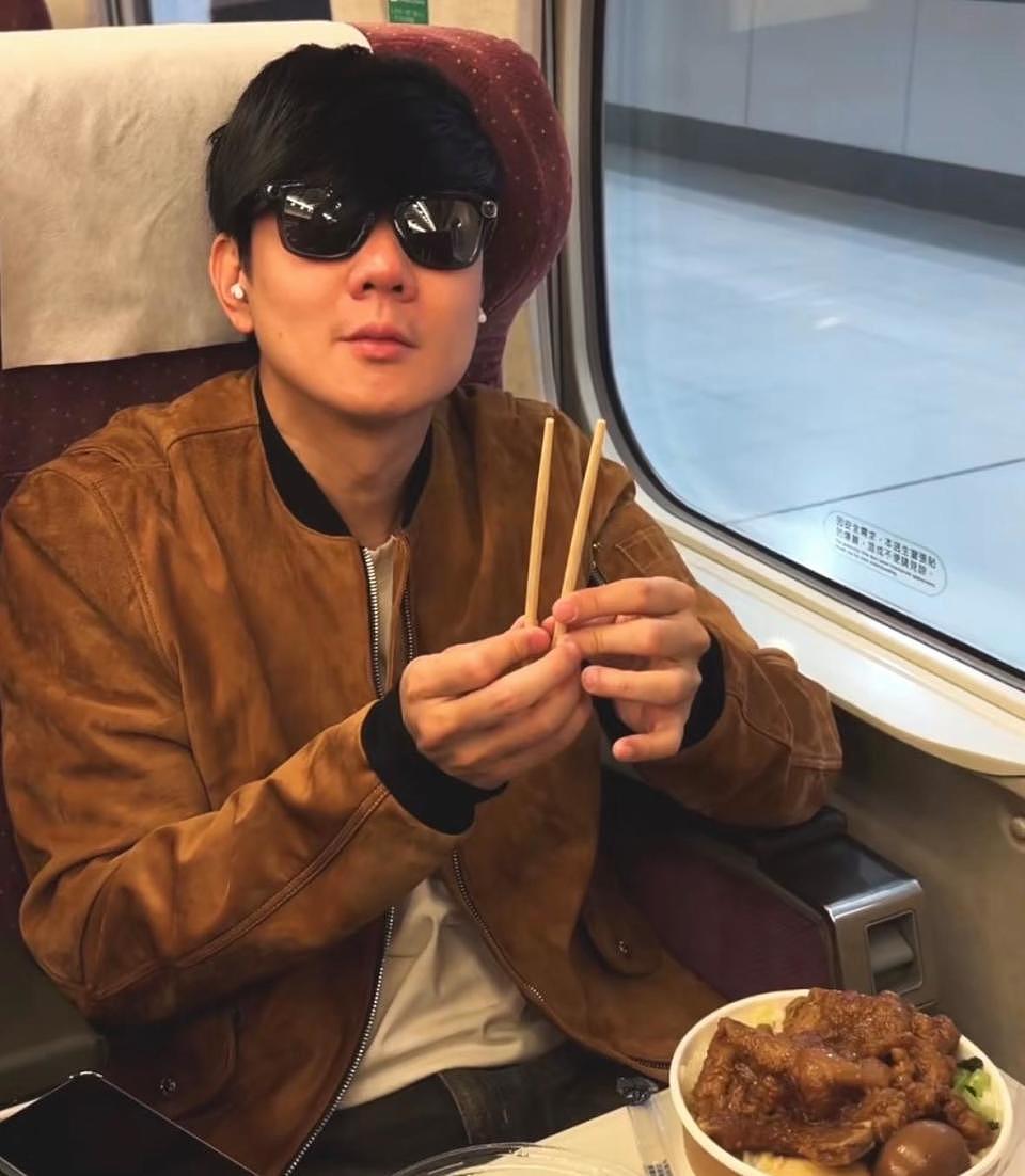 林俊杰女友身份曝光,两人相差21岁,曝女方曾去林俊杰演唱会现场(组图) - 3
