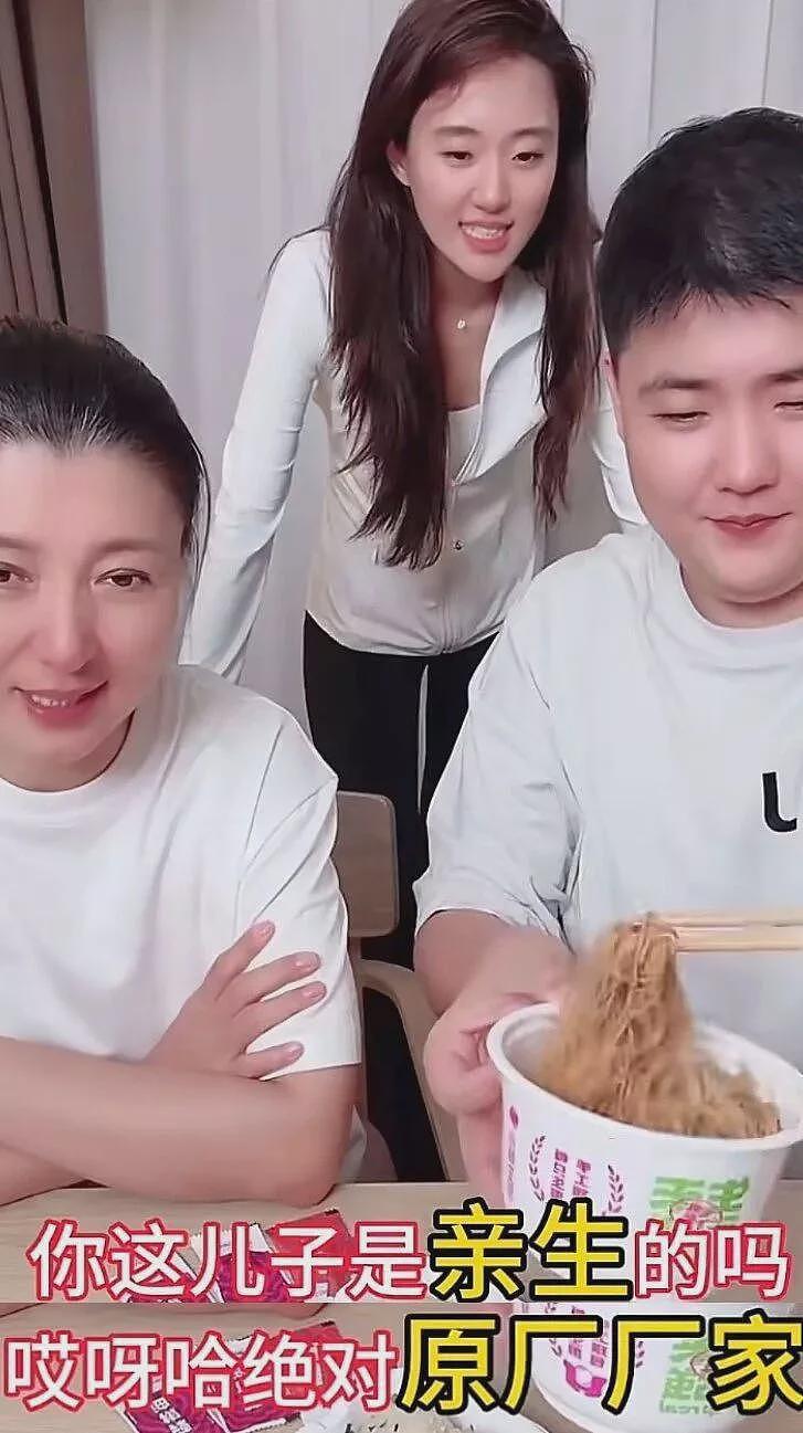 客厅大得能打球，哭穷的女星害惨啃老儿子（组图） - 15