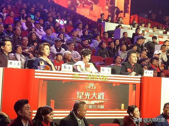 负债百万、露宿街头、装疯卖傻，星光大道的草根歌手现状大揭秘（组图） - 35