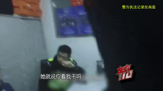 上海地铁一男子被打10个耳光不还手!还手算互殴成历史,新规不再和稀泥(视频/组图) - 2