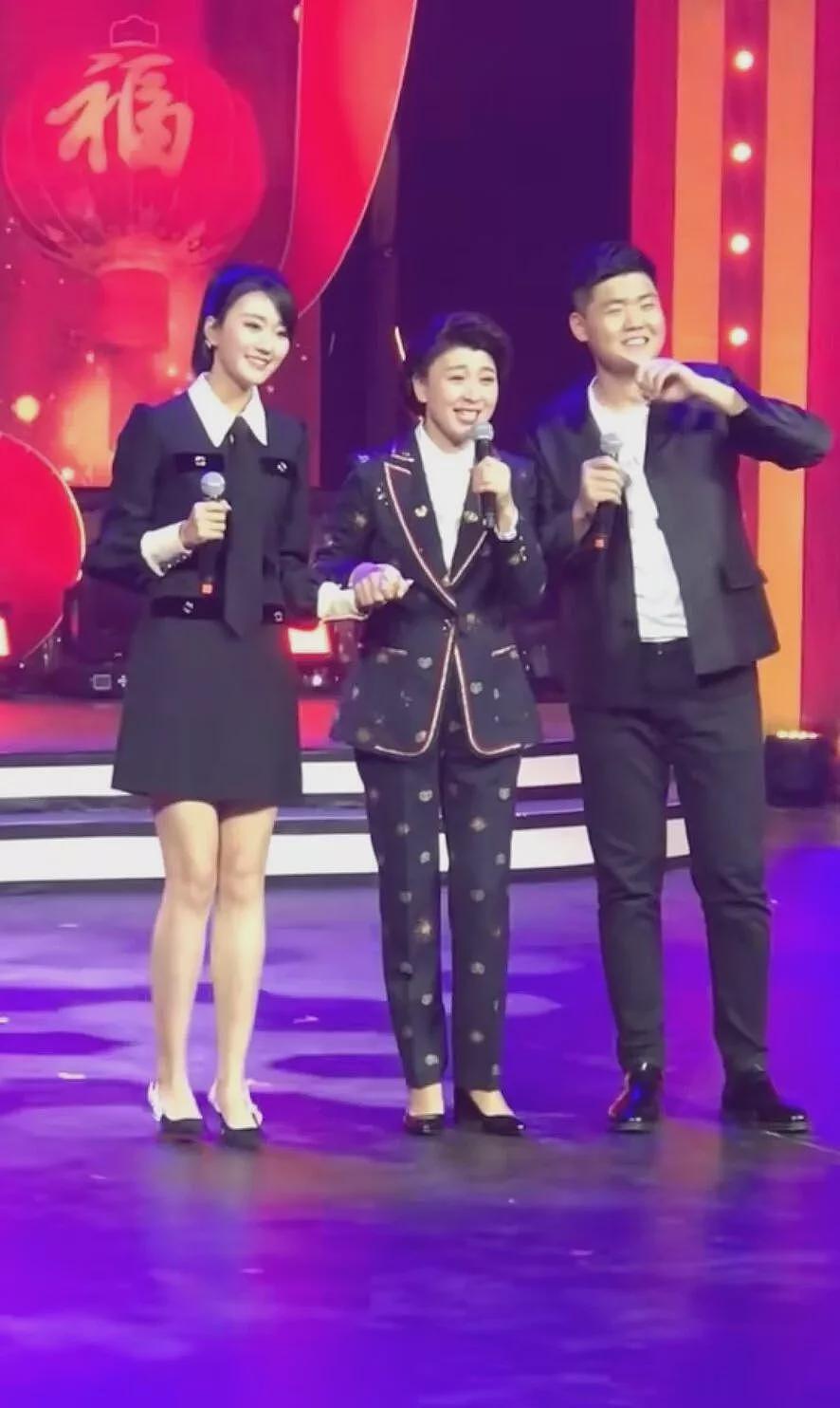 客厅大得能打球，哭穷的女星害惨啃老儿子（组图） - 16