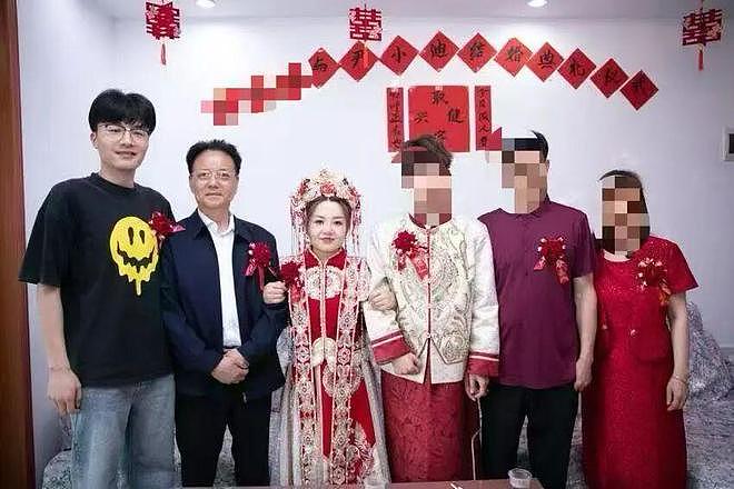 女子请演员扮“豪门父母”骗婚：父亲是高官，母亲是模特（组图） - 2