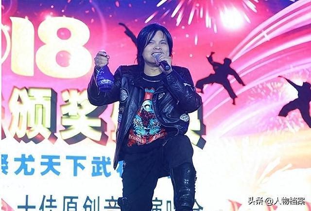 负债百万、露宿街头、装疯卖傻，星光大道的草根歌手现状大揭秘（组图） - 25