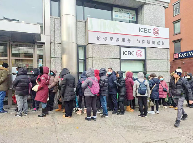数十万血汗钱一夜蒸发！纽约工商银行多人保险箱现金被盗，大批华人焦急前往银行核查（组图） - 3