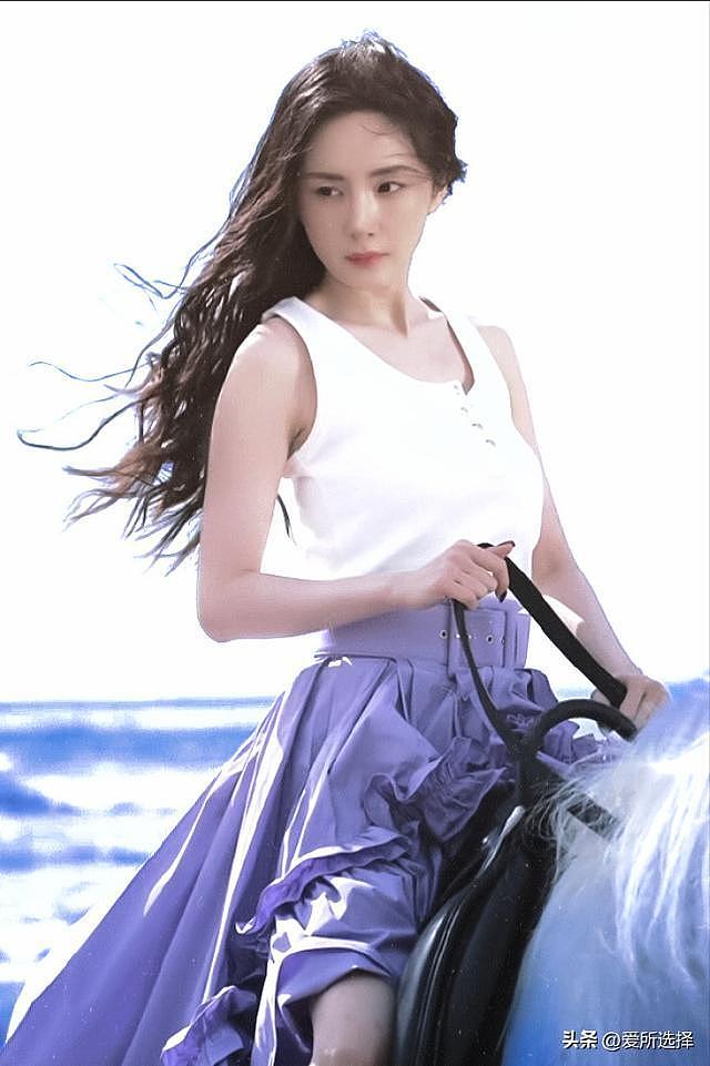 杨幂破圈抽象美学，商业女神VS实验拍摄，刘冲如何撬动顶流底线？（组图） - 1