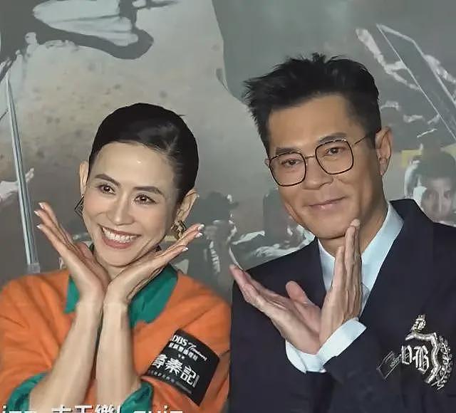 香港红毯太尴尬，白百何“装傻”被吐槽，宣萱脸部凹凸不平嘴巴大（组图） - 18