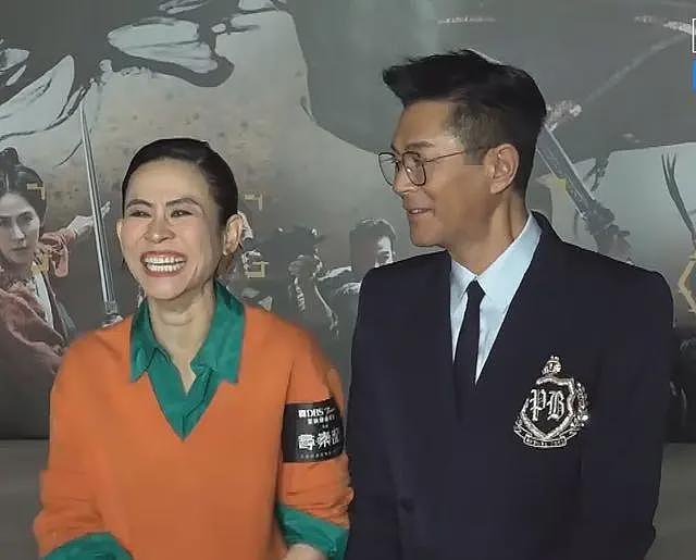 香港红毯太尴尬，白百何“装傻”被吐槽，宣萱脸部凹凸不平嘴巴大（组图） - 14