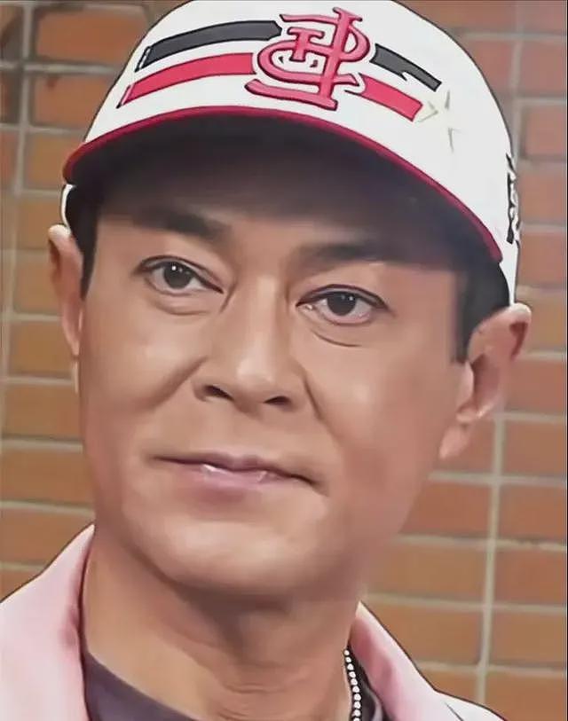 香港红毯太尴尬，白百何“装傻”被吐槽，宣萱脸部凹凸不平嘴巴大（组图） - 11