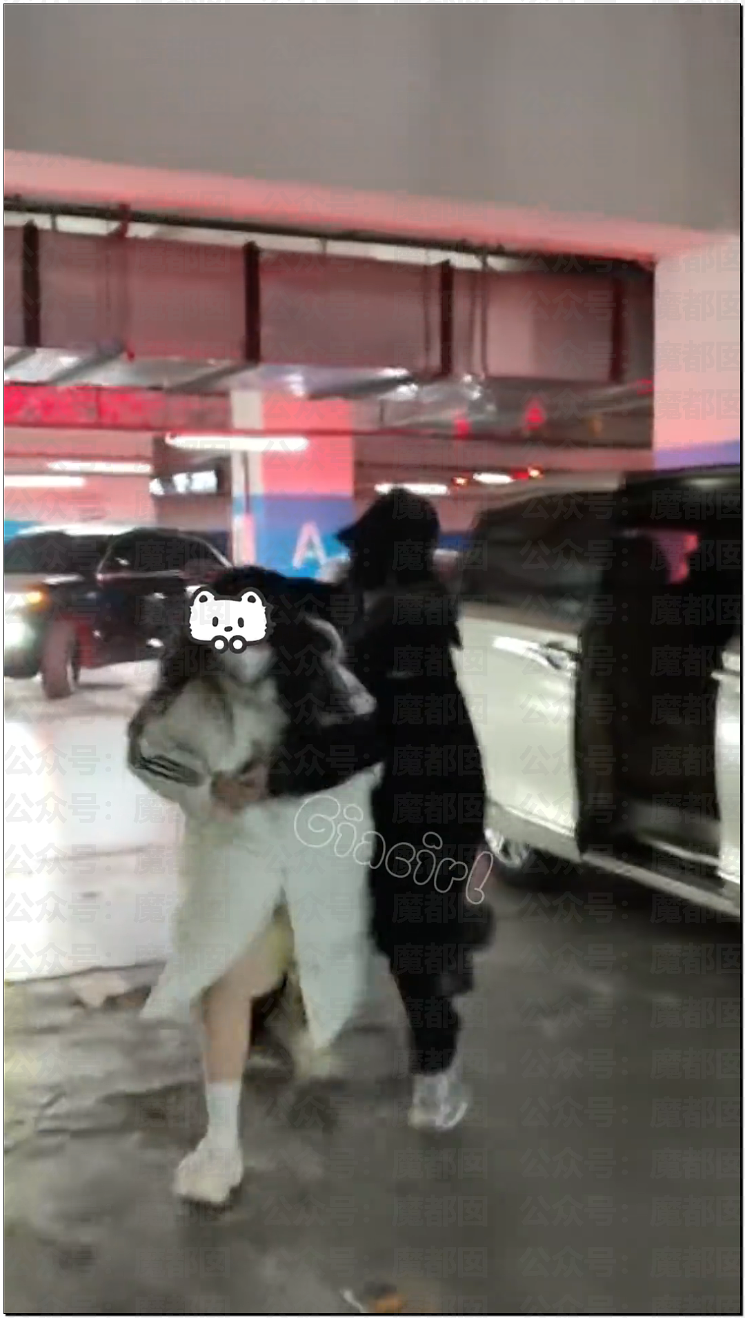 扯头发抱摔！中国当红男团偶像当众殴打女粉，拳拳到肉（视频/组图） - 21
