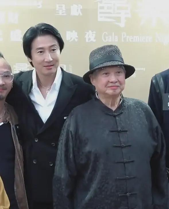香港红毯太尴尬，白百何“装傻”被吐槽，宣萱脸部凹凸不平嘴巴大（组图） - 25