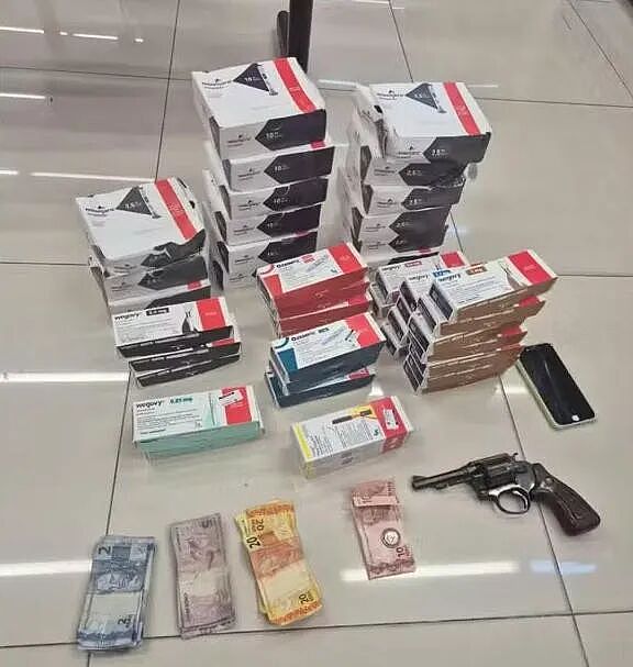 巴西胖子多:学校超大课桌,公交胖子座?还有人持枪抢劫减肥药..活久见!(组图) - 9