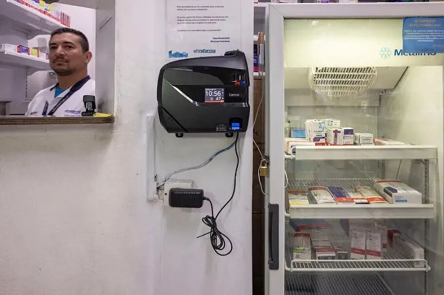 巴西胖子多:学校超大课桌,公交胖子座?还有人持枪抢劫减肥药..活久见!(组图) - 11