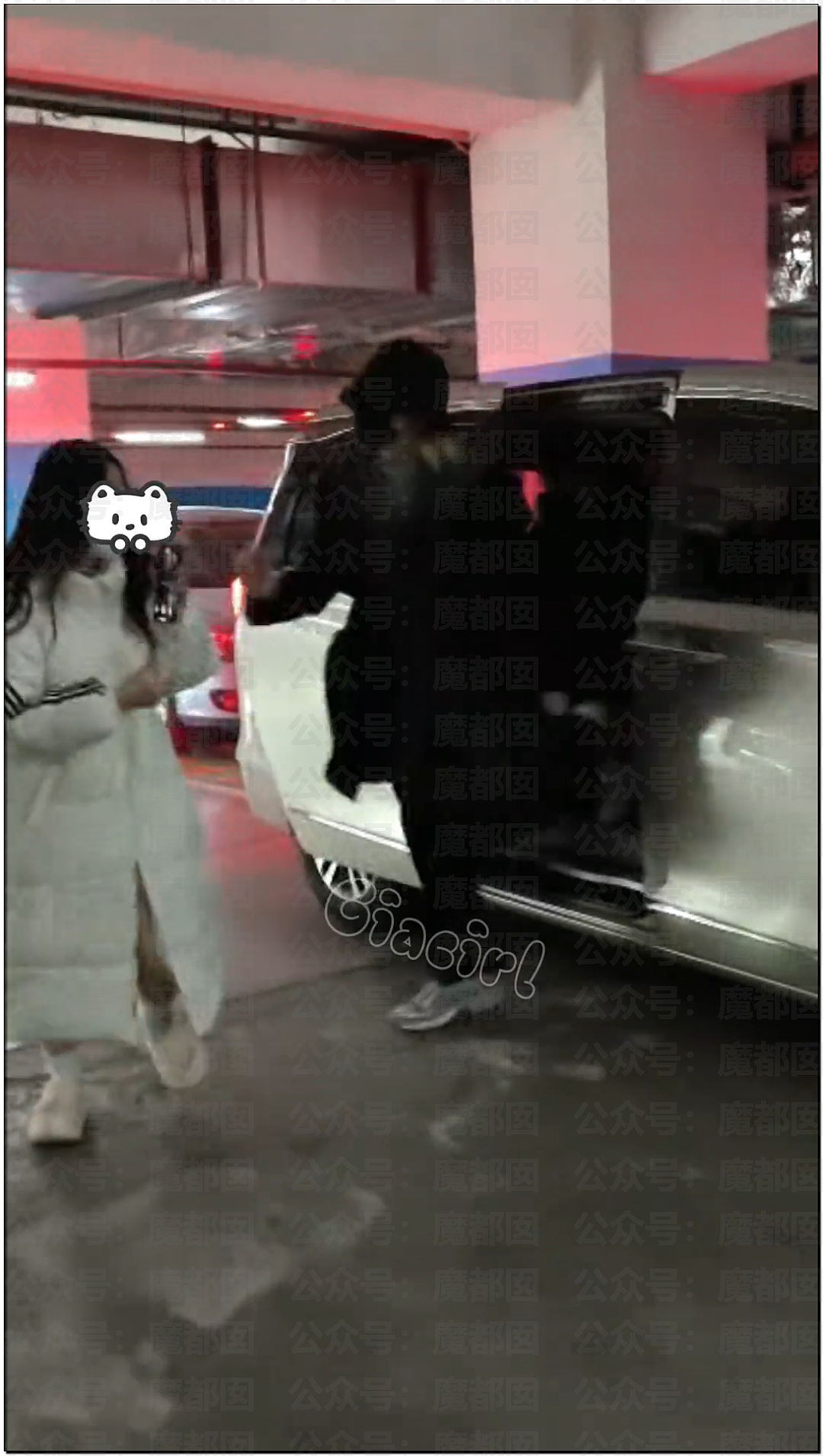 扯头发抱摔！中国当红男团偶像当众殴打女粉，拳拳到肉（视频/组图） - 20