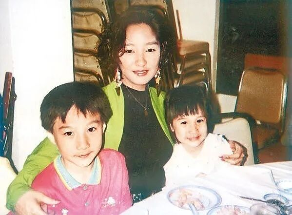 60岁“最美李莫愁”近照曝光，全网心酸：老到我不敢认...（组图） - 34
