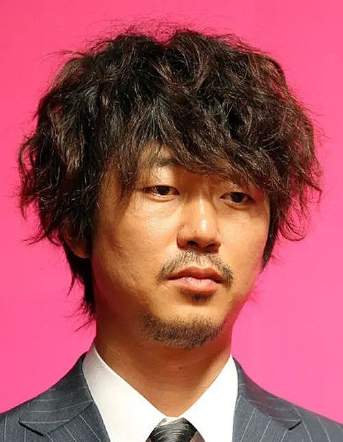 男星强奸按摩女入狱4年，近日宣布复出：别的职业有案底也能返岗（组图） - 1