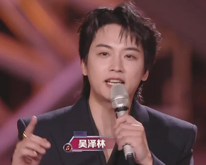 跨年晚会主持人状态曝光！靳梦佳被质疑整容，汪涵头发秃了一半（组图） - 17