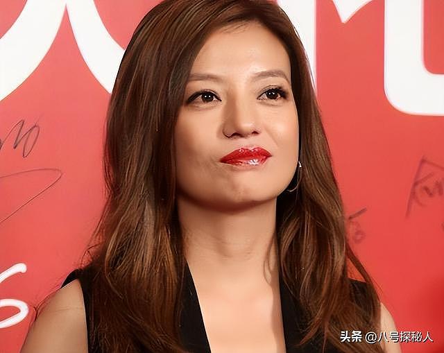 因胃癌去世传闻真相大白半年，49岁赵薇近况曝光，琼瑶真没说错（组图） - 9