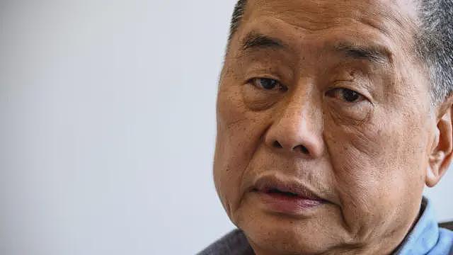 黎智英女儿称父亲在狱中“牙齿腐烂,指甲脱落”(组图) - 1