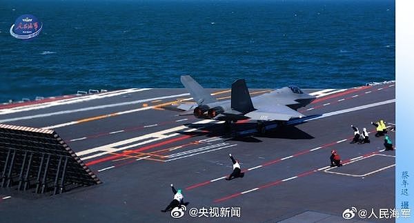 2025中国十大新闻：中美关税战冲击全球，DS横空出世、军委洗牌（组图） - 9